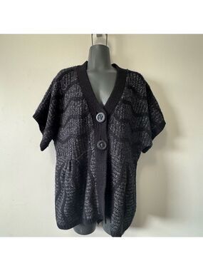 Parkhurst Gray Knit Cardigan with V-Neck and Cropped Style